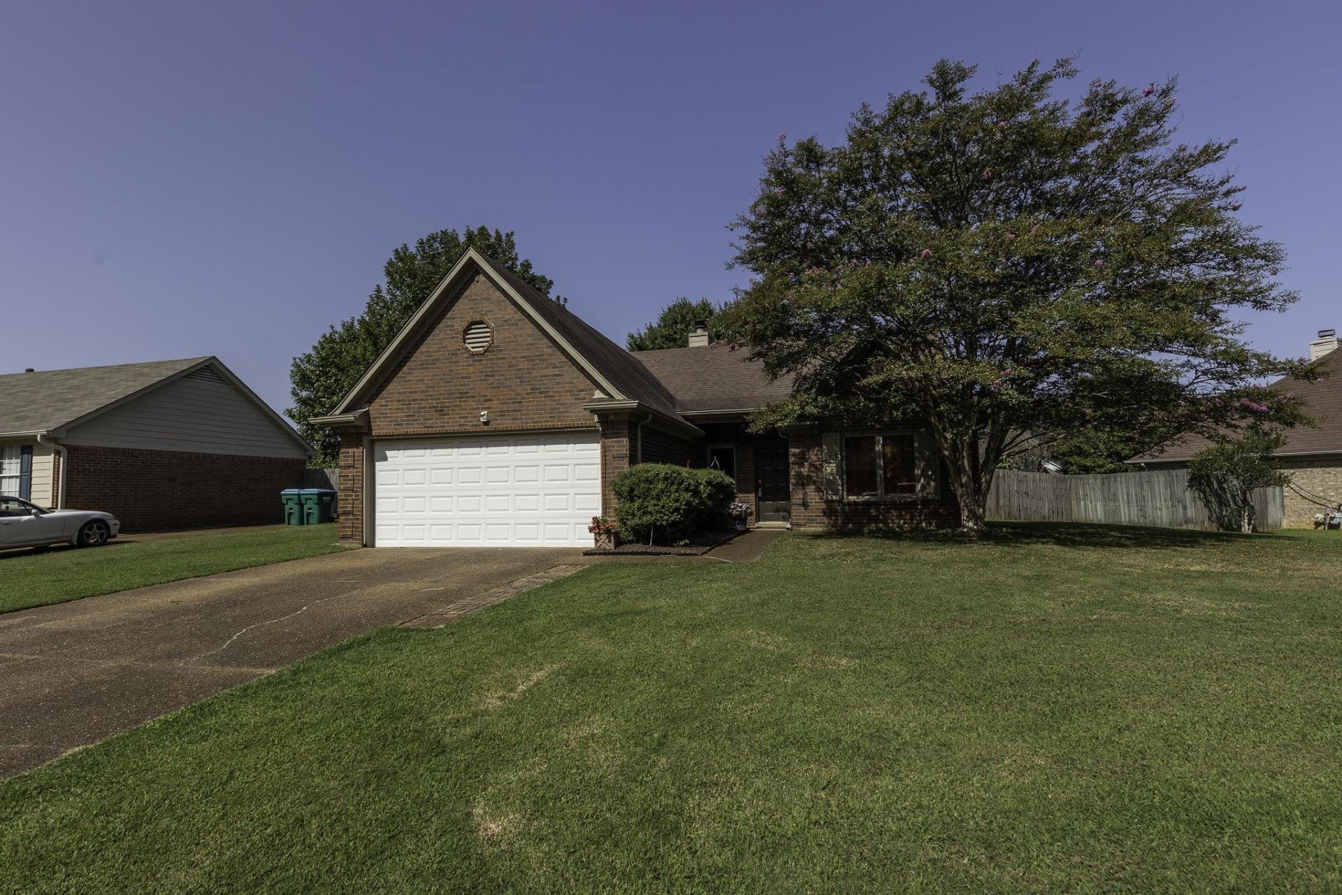 100 VILLAGE DR Oakland, TN 38060