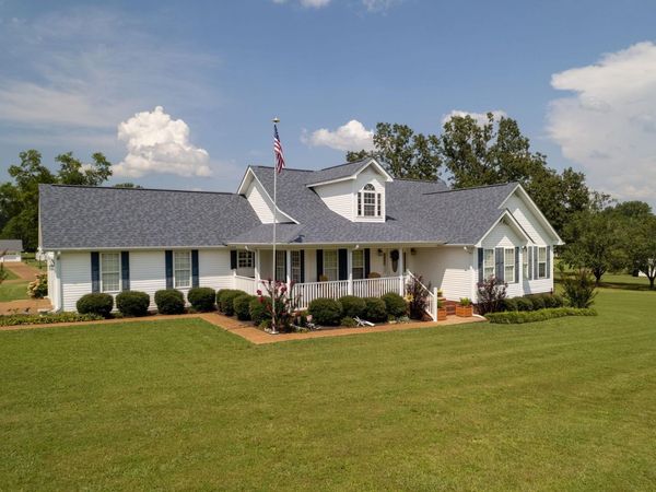 200 KERR FARMS LN, Savannah, TN 38372