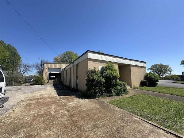3314 MILLBRANCH RD, Memphis, TN 38116