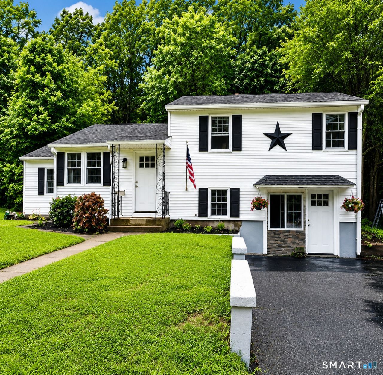 76 Jersey, Waterbury, CT 06706 Main Photo