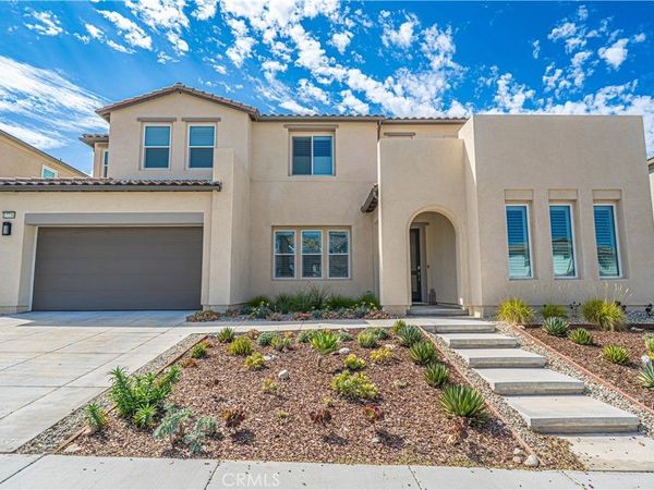 17730 Hillside Way, Saugus, CA 91350