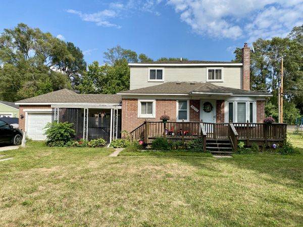 9070 Walnut Drive, Whitmore Lake, MI 48189