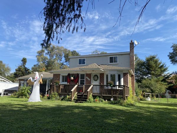 9070 Walnut Drive, Whitmore Lake, MI 48189