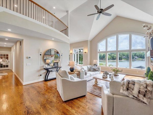 2512 Lakewood Forest RD, Moneta, VA 24121