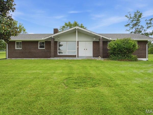 57 W Ofallon Drive, O'Fallon, MO 63366