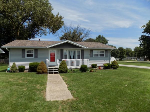 815 E Mitchell Avenue, Centralia, MO 65240