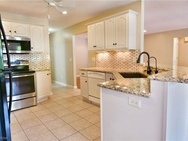 8121 Hitchcock Road, Unit 9, Boardman, OH 44512 Photo 13