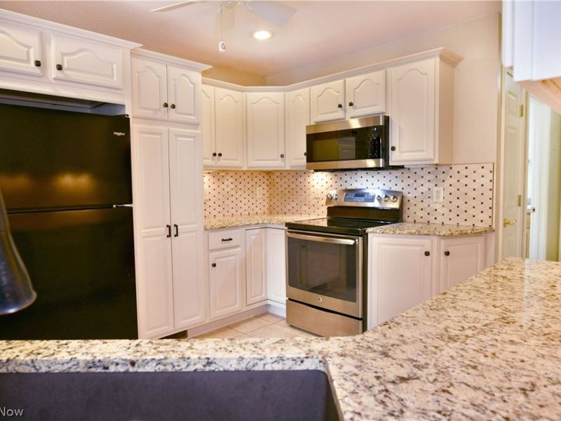 8121 Hitchcock Road, Unit 9, Boardman, OH 44512 Photo 14