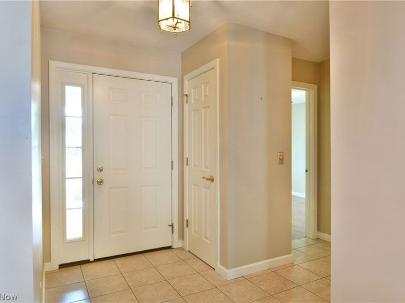 8121 Hitchcock Road, Unit 9, Boardman, OH 44512 Photo 3