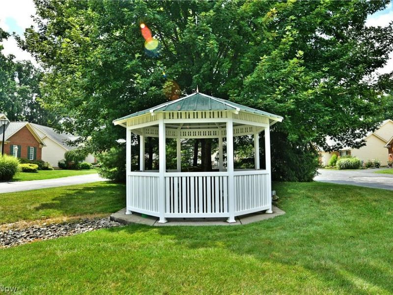 8121 Hitchcock Road, Unit 9, Boardman, OH 44512 Photo 48