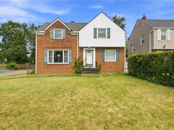 13577 Cedar Road , University Heights, OH 44118