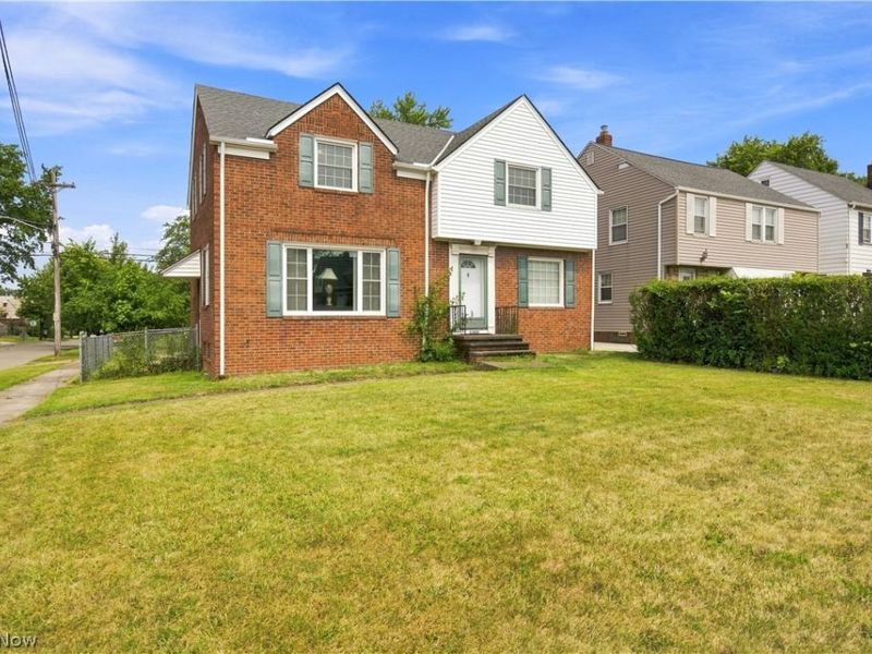 13577 Cedar Road, University Heights, OH 44118 Photo 2