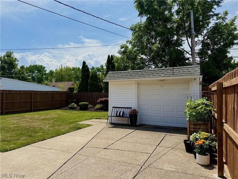 14721 Orchard Park Avenue, Cleveland, OH 44111 Photo 30