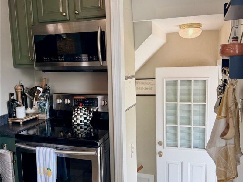 14721 Orchard Park Avenue, Cleveland, OH 44111 Photo 7