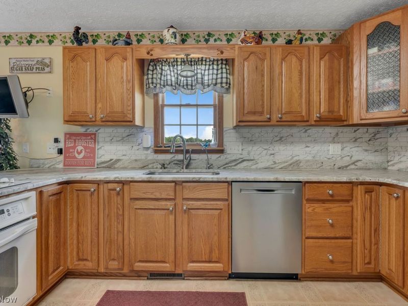 17550 Mock Road, Berlin Center, OH 44401 Photo 12