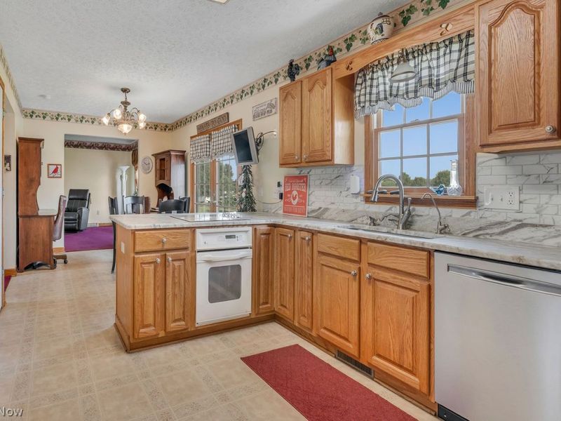 17550 Mock Road, Berlin Center, OH 44401 Photo 9