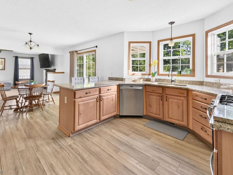 1411 Stone Ledge Court, Green, OH 44720 Photo 10
