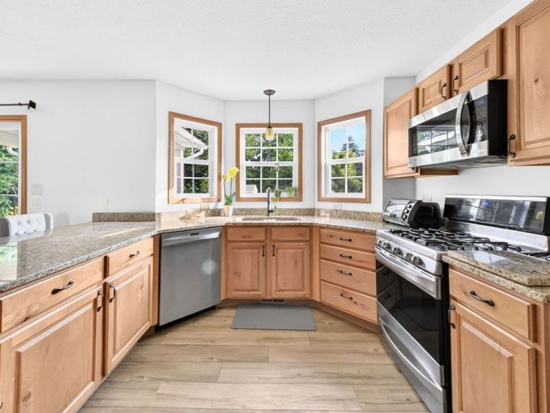 1411 Stone Ledge Court, Green, OH 44720 Photo 11