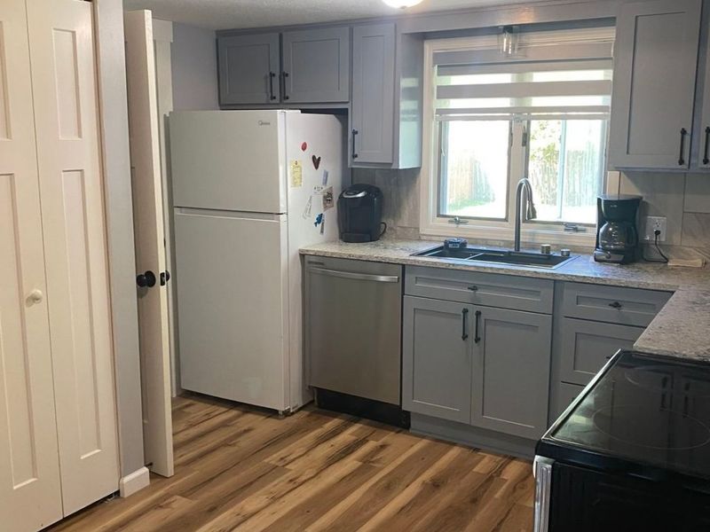 290 Elberta Road, Vermilion, OH 44089 Photo 8