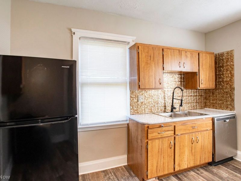 10408 Briggs Road, Cleveland, OH 44111 Photo 16