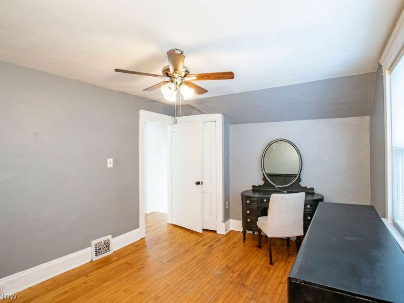 10408 Briggs Road, Cleveland, OH 44111 Photo 18