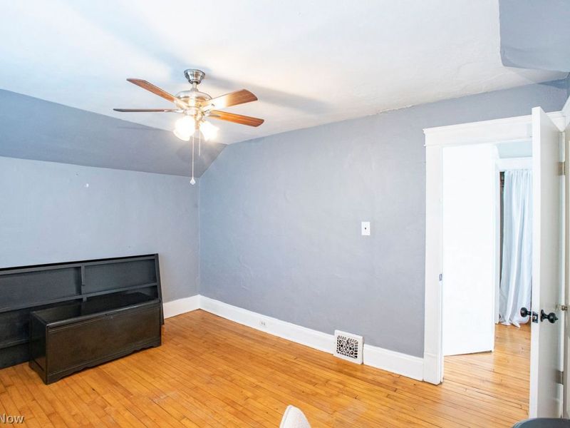 10408 Briggs Road, Cleveland, OH 44111 Photo 23