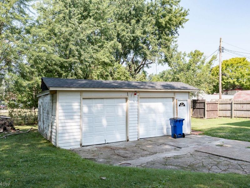 10408 Briggs Road, Cleveland, OH 44111 Photo 6