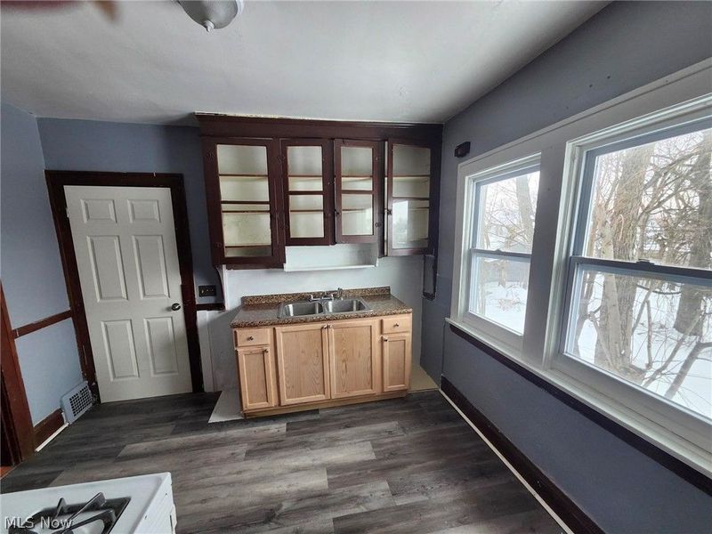 12404 Parkhill Avenue, Cleveland, OH 44120 Photo 4