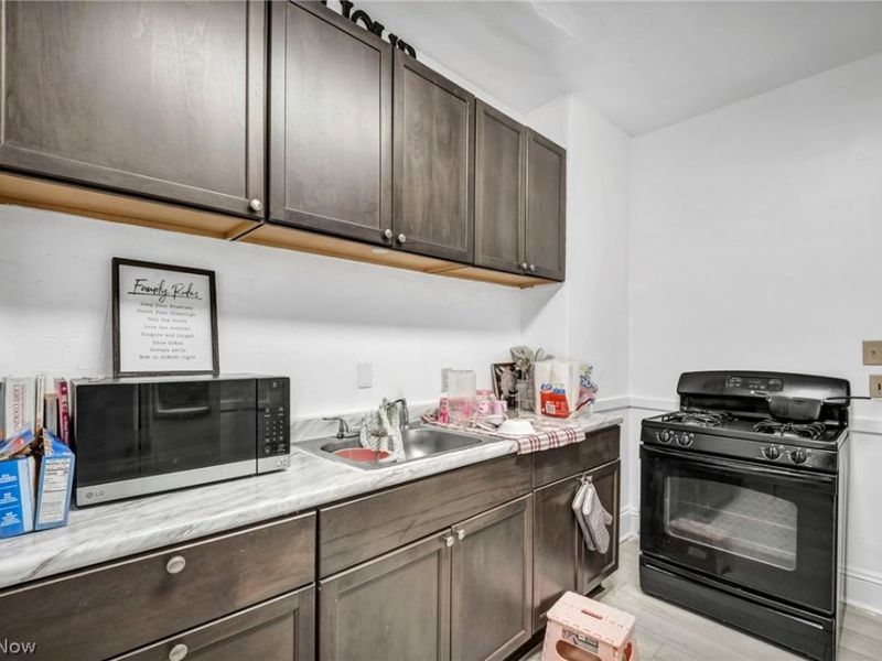 4512 E 131st Street, Garfield Heights, OH 44105 Photo 8