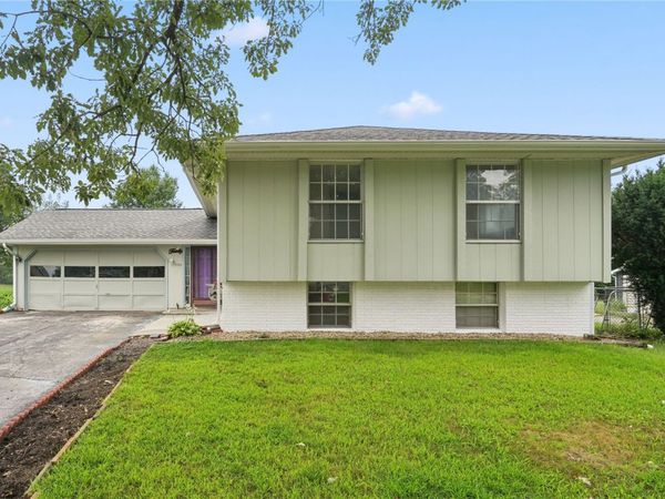 1723 Northbrook Dr NE, Cedar Rapids, IA 52402