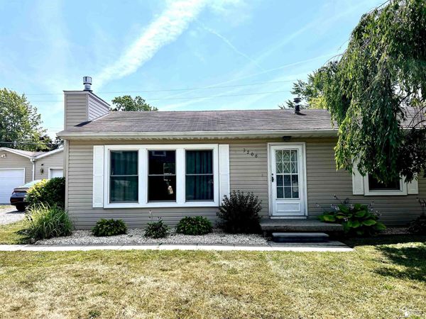 3206 Laurelwood Street, Monroe, MI 48162