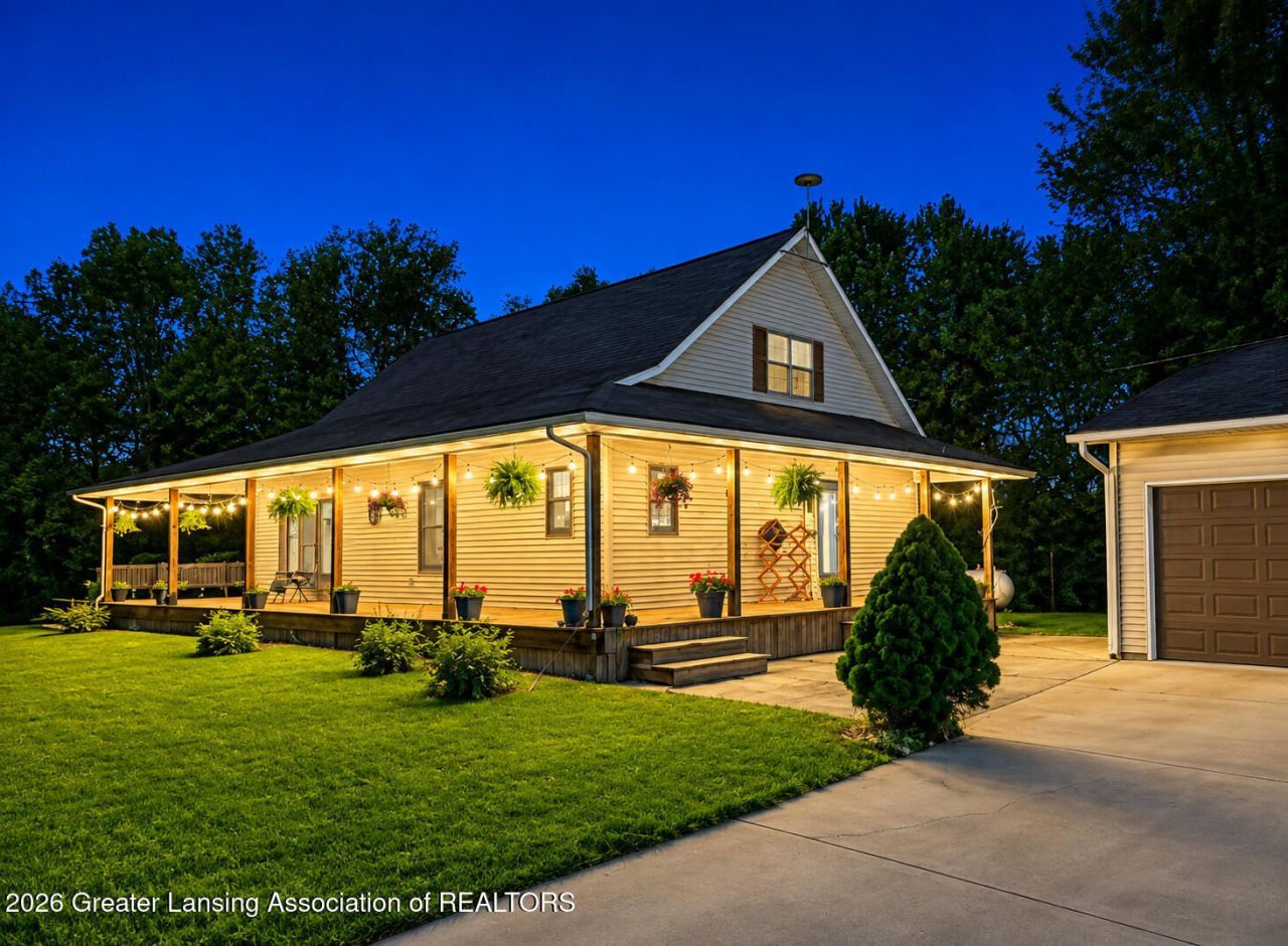 1531 W County Line Road, Saint Johns, MI 48879 Main Photo