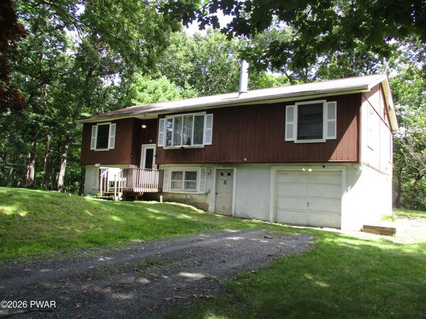 148 Lakeview Drive , Dingmans Ferry, PA 18328