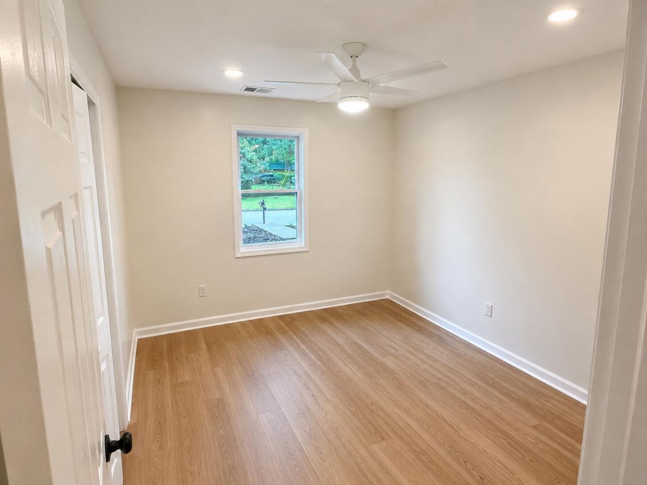 2646 Dellwood Avenue Photo 19
