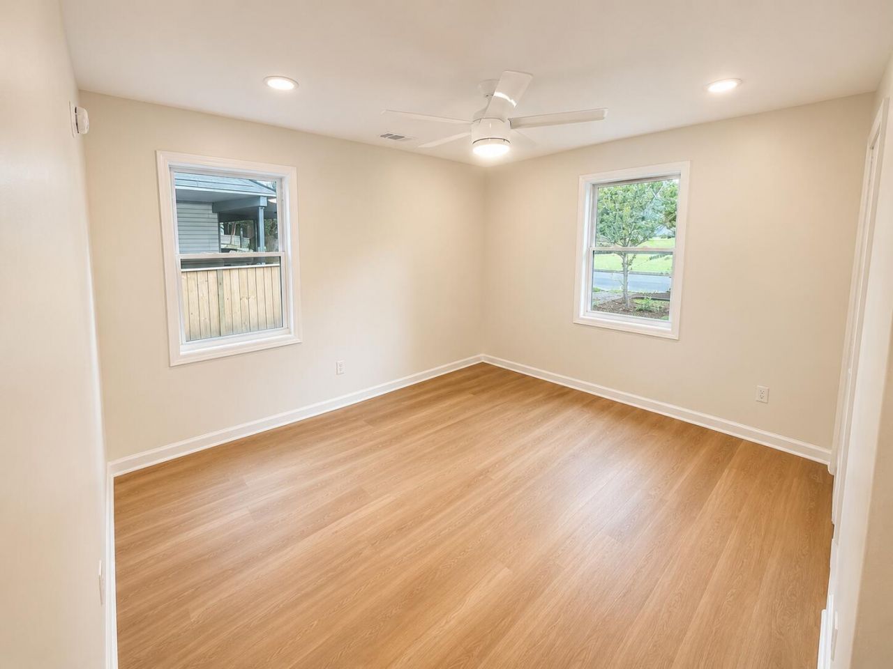 2646 Dellwood Avenue Photo 20