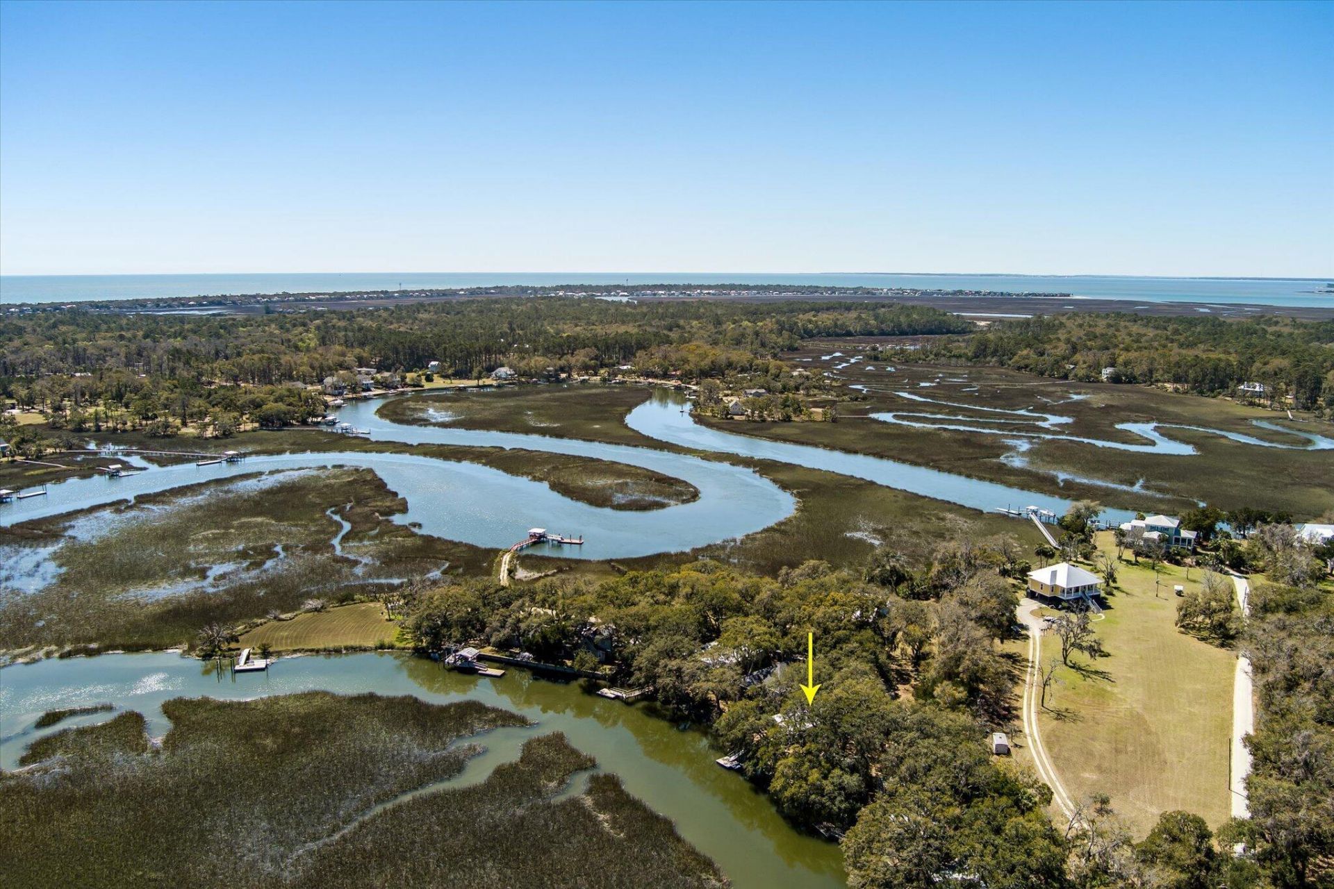 8537 Oyster Factory Photo 22