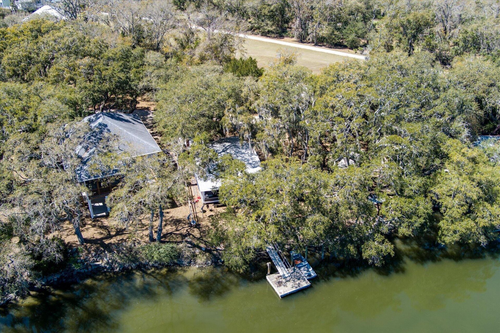 8537 Oyster Factory Photo 27