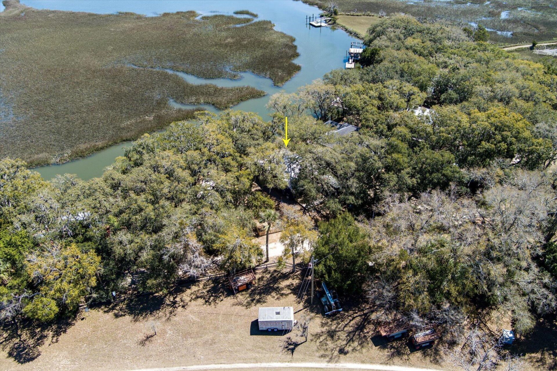 8537 Oyster Factory Photo 30