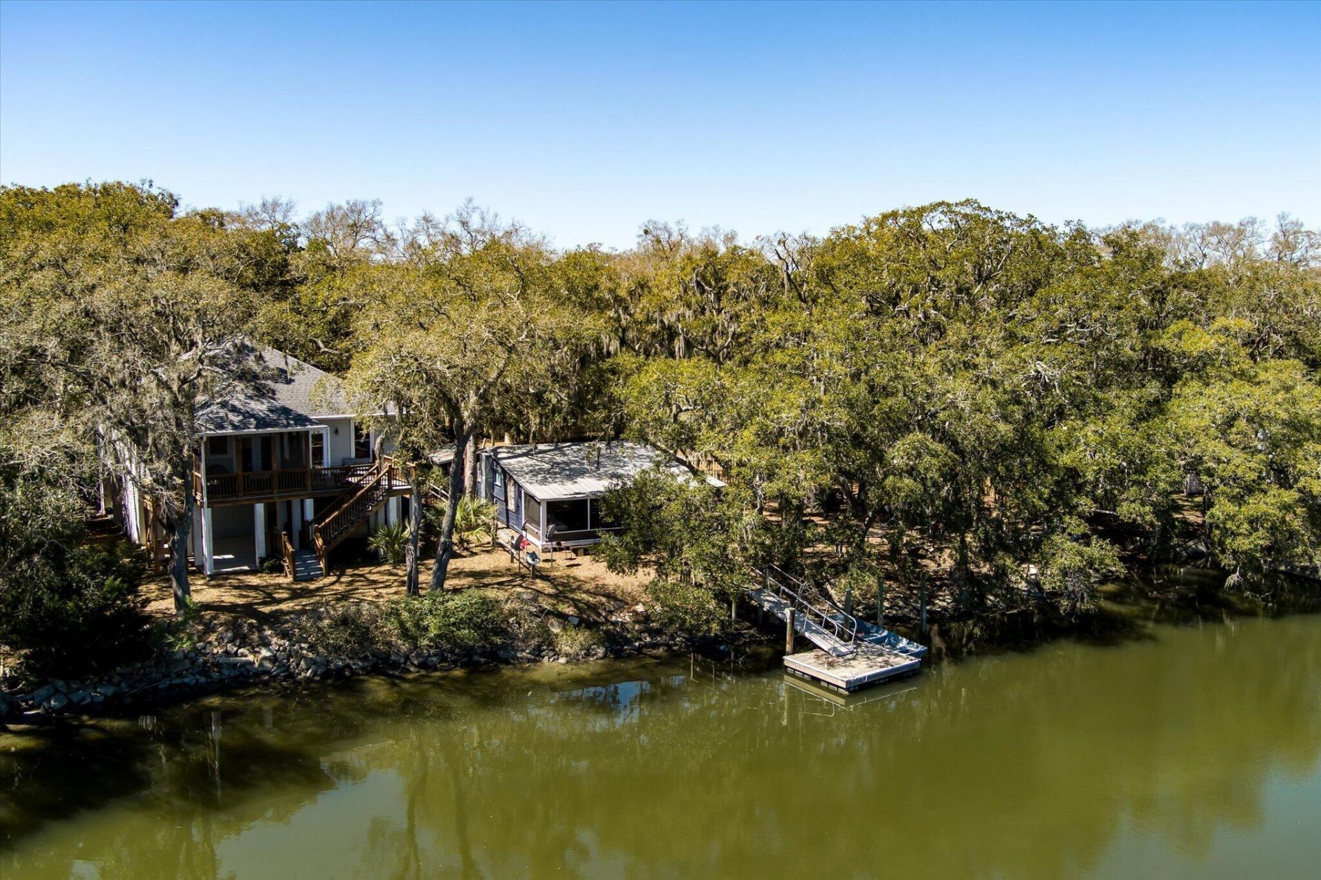 8537 Oyster Factory Photo 34