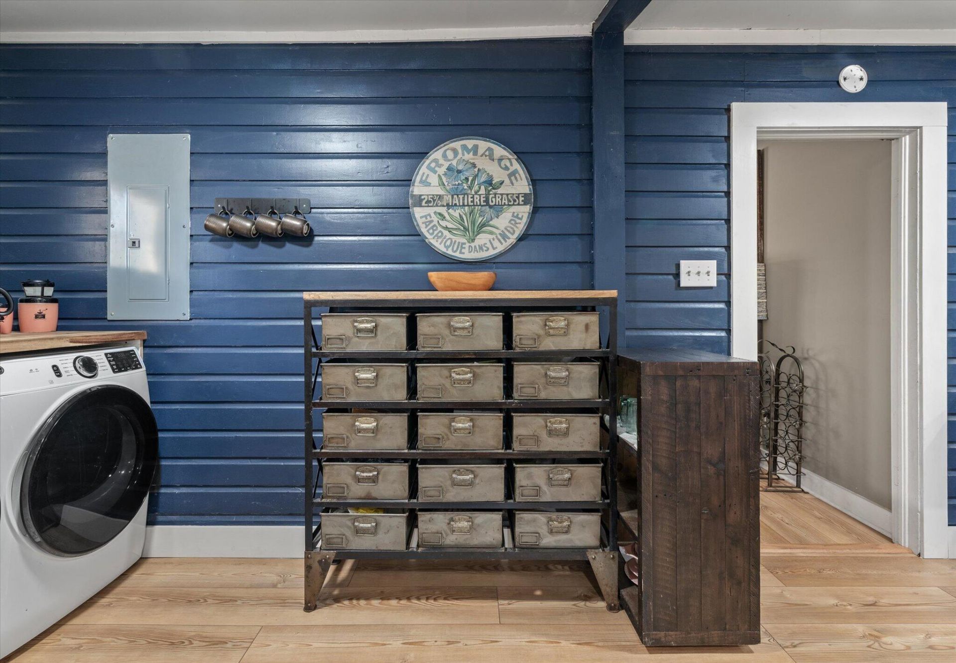 8537 Oyster Factory Photo 42