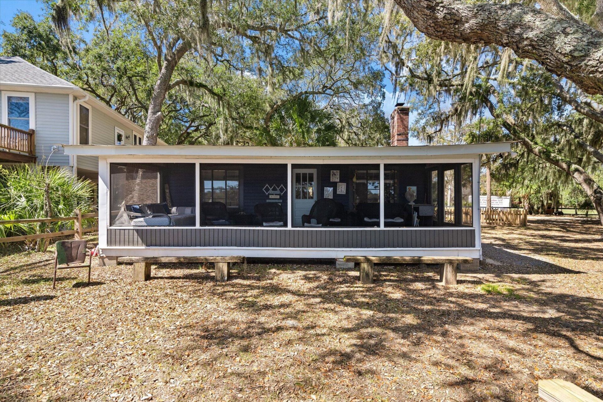 8537 Oyster Factory Photo 64