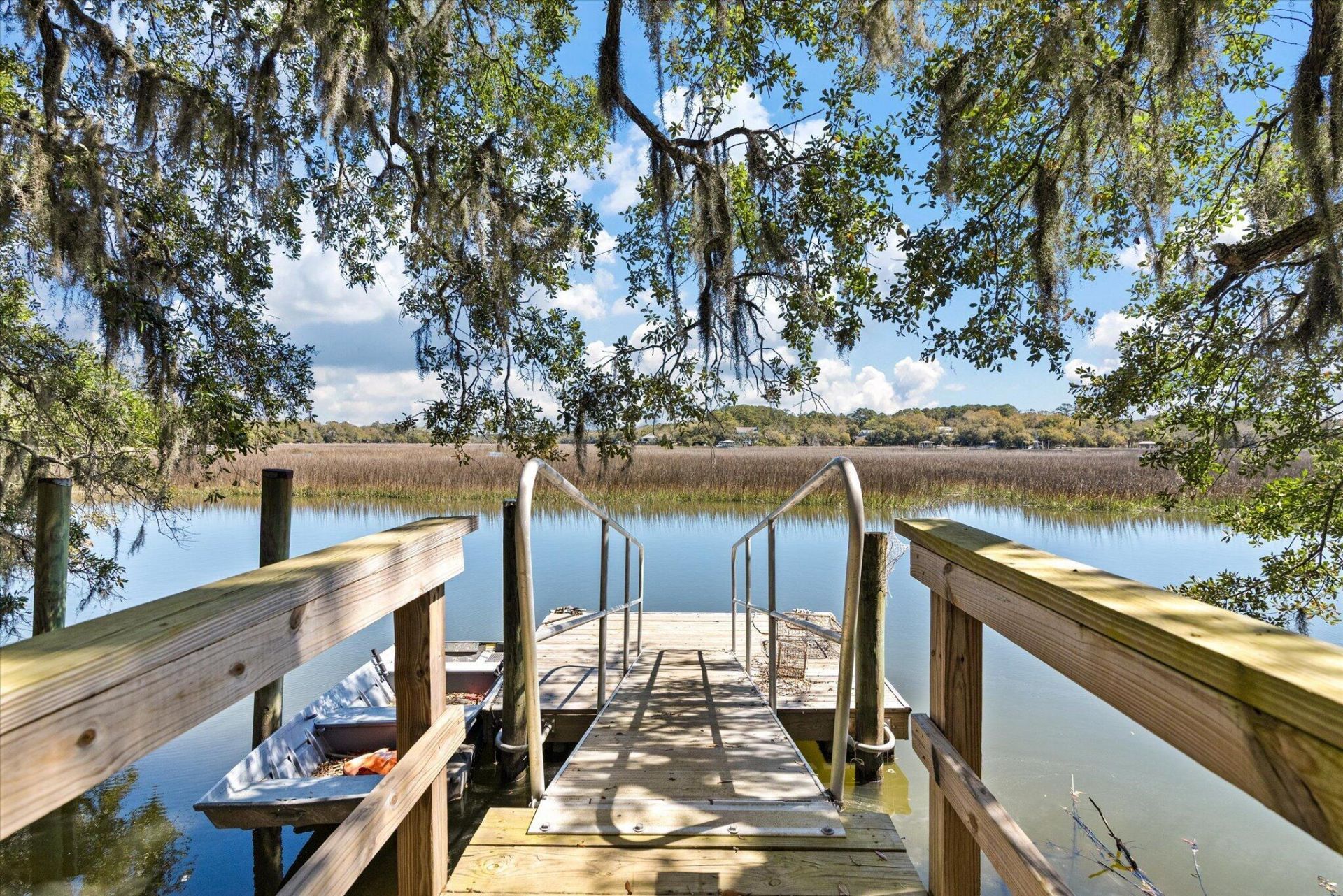 8537 Oyster Factory Photo 75