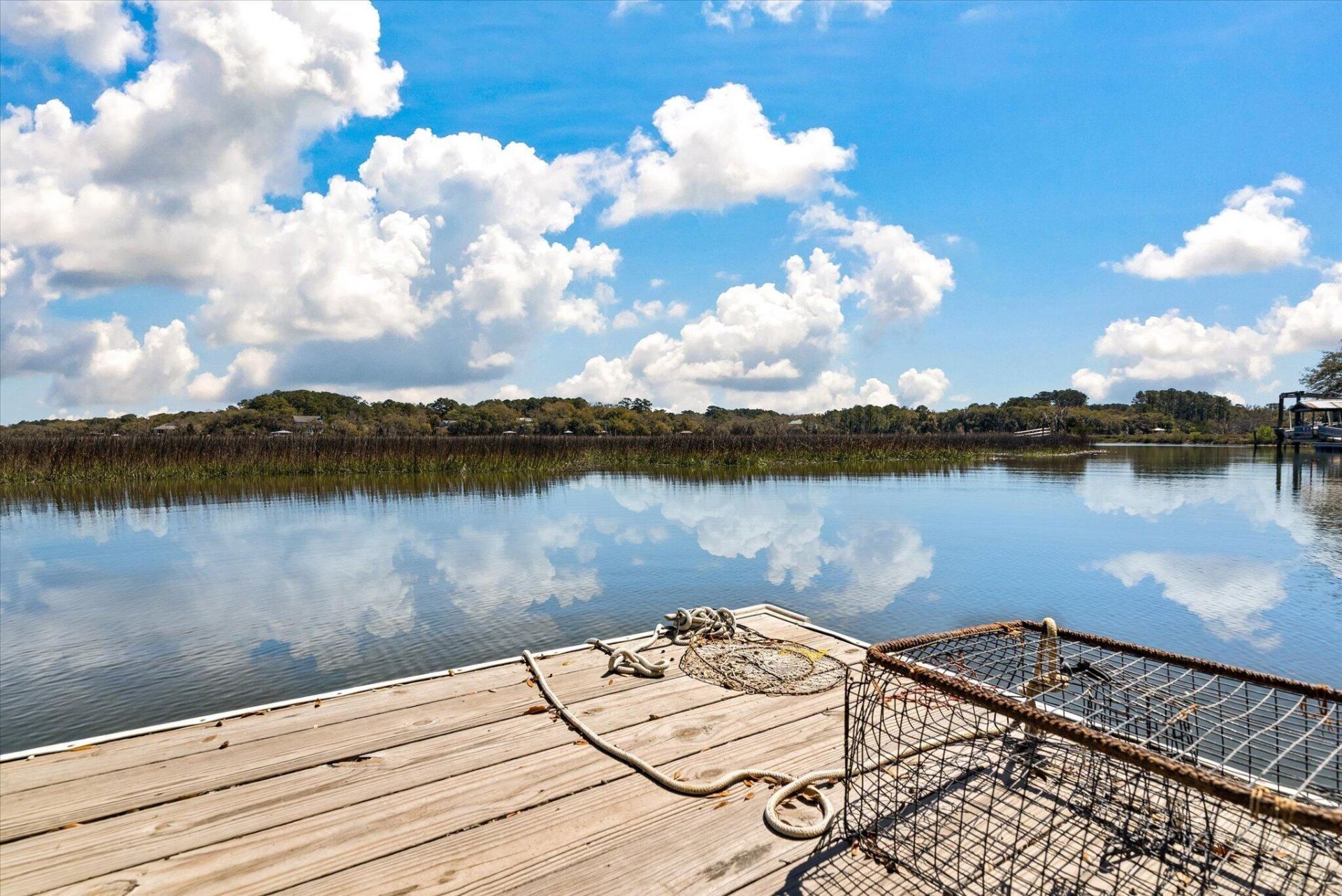 8537 Oyster Factory Photo 77