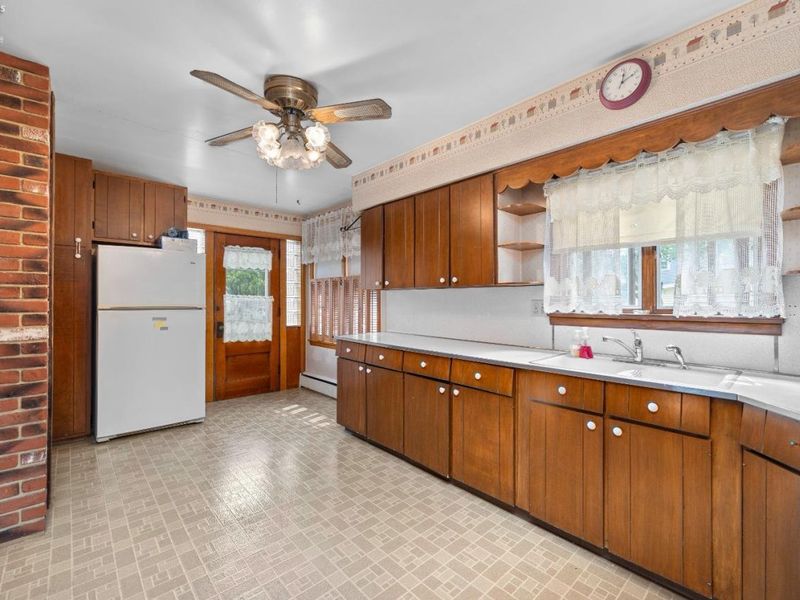60 Huron, Milan, OH 44846 Photo 6