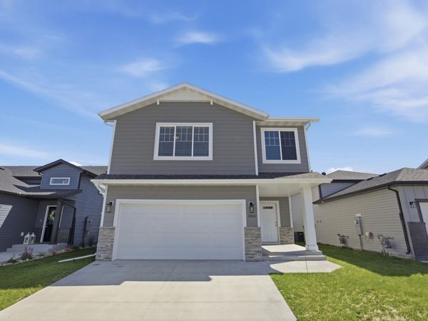 1462 68th Avenue S, Fargo, ND 58104
