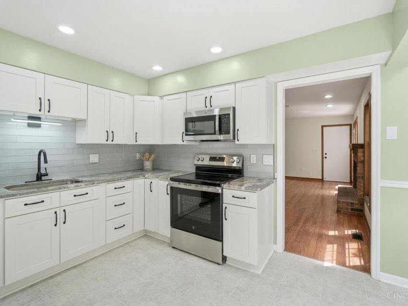 2043 Greenpine Drive, Springfield Township, OH 45231 Photo 14