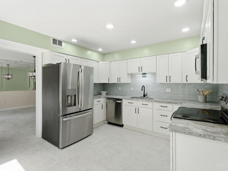 2043 Greenpine Drive, Springfield Township, OH 45231 Photo 15