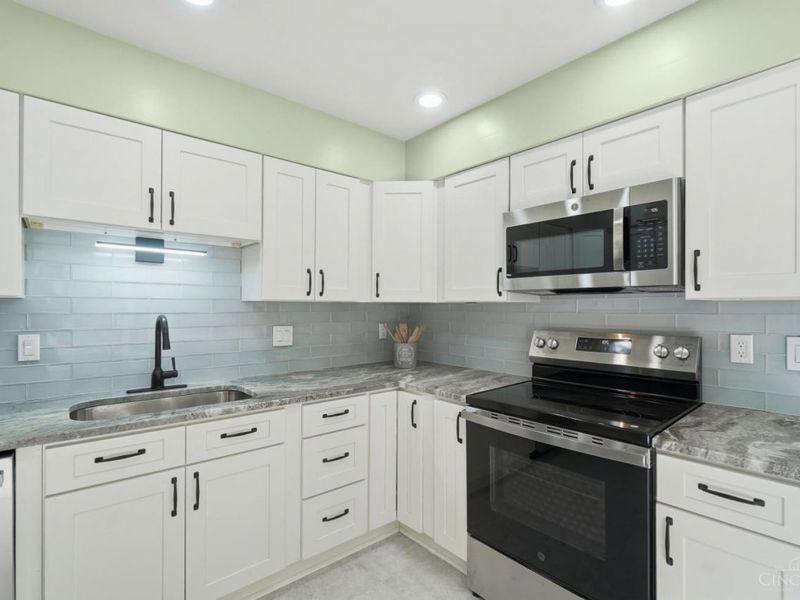 2043 Greenpine Drive, Springfield Township, OH 45231 Photo 17