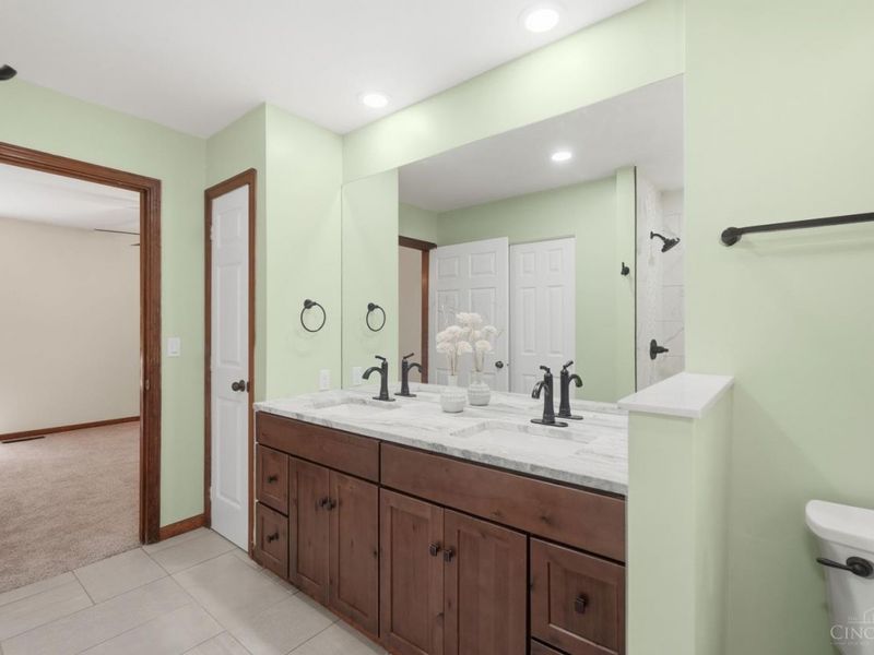 2043 Greenpine Drive, Springfield Township, OH 45231 Photo 38