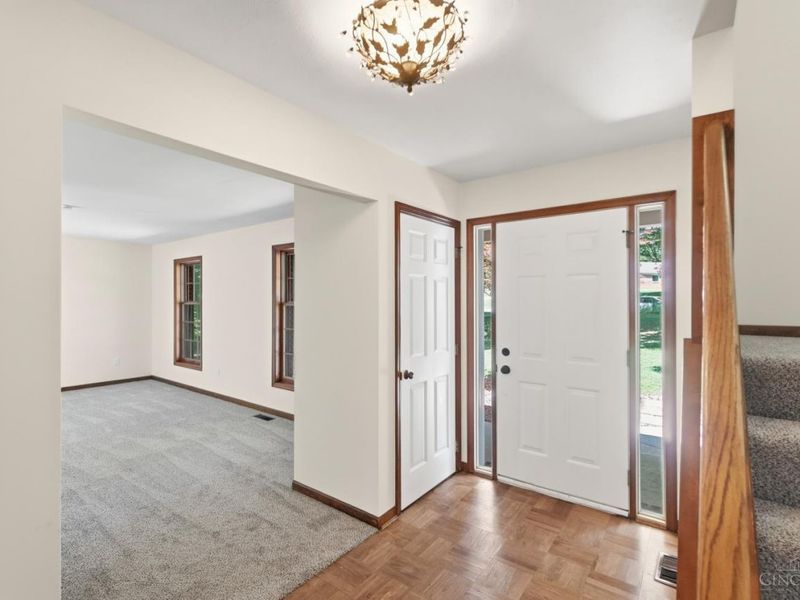 2043 Greenpine Drive, Springfield Township, OH 45231 Photo 7